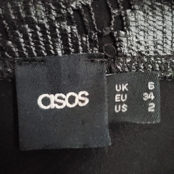 NWOT ASOS black pencil skirt peplum hem - Picture 4 of 6